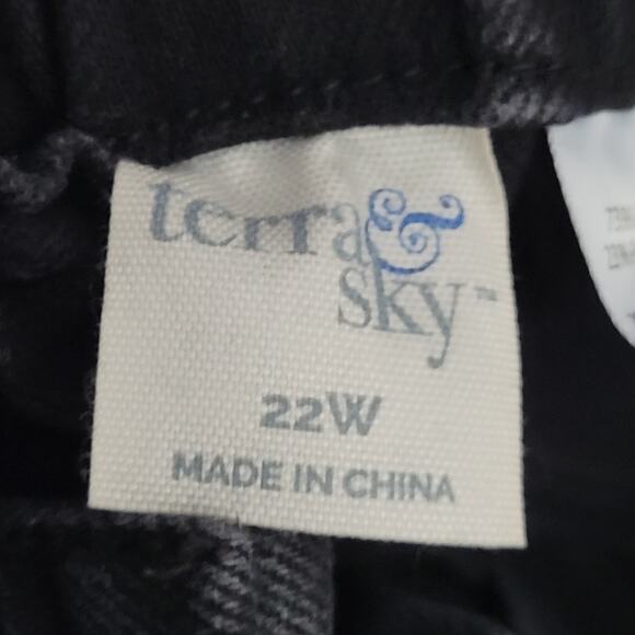 Terra & Sky Women's Plus Size 22W Black Paperbag Waist Jeans - Picture 2 of 15